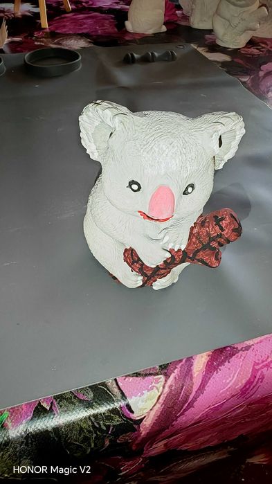 Цветни фигурки от гипс