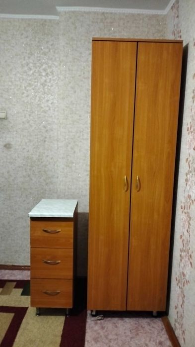 Продам шкаф-пенал и тумбу