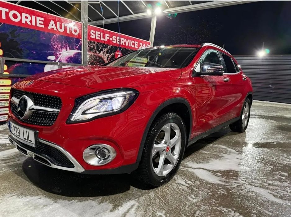 Mercedes-Benz GLA Mercedes GLA 180 2019 IMPECABILĂ | 83000 km | Piele crem | Ca nouă