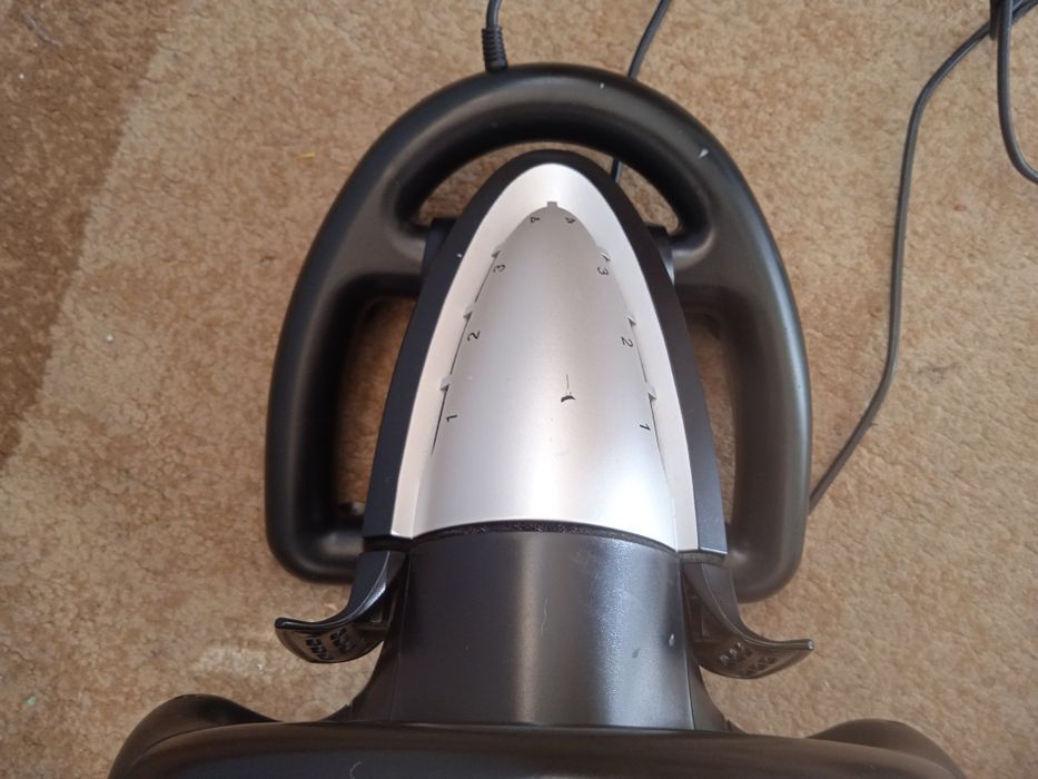 Руль игровой  от Logitech