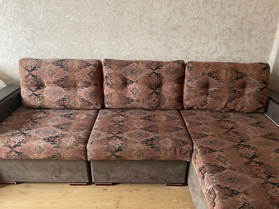 продаю хороший диван