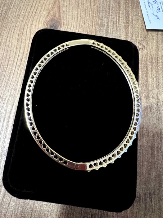 Продавам  златна  гривна