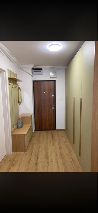 De inchiriat apartament 3 camere