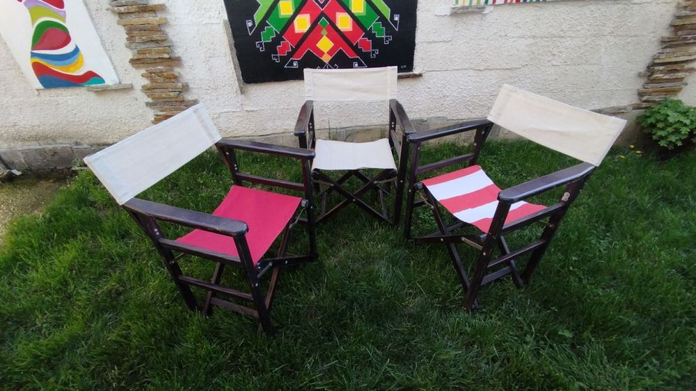 Много хубави градински столове осем на брой