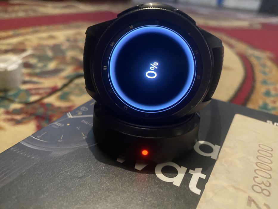 Galaxy Watch модель SM-R810