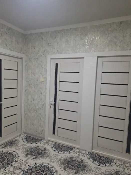 3 хонали Квартира сотилади 1 этажда 5 микрн