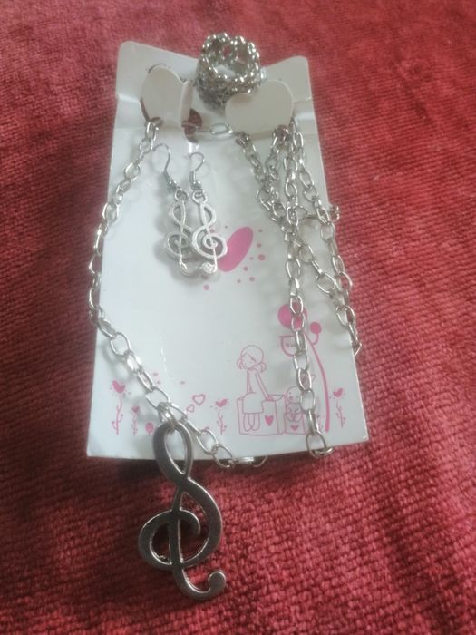 Комплект,, Ключ сол,, обеци и колие +пръстен