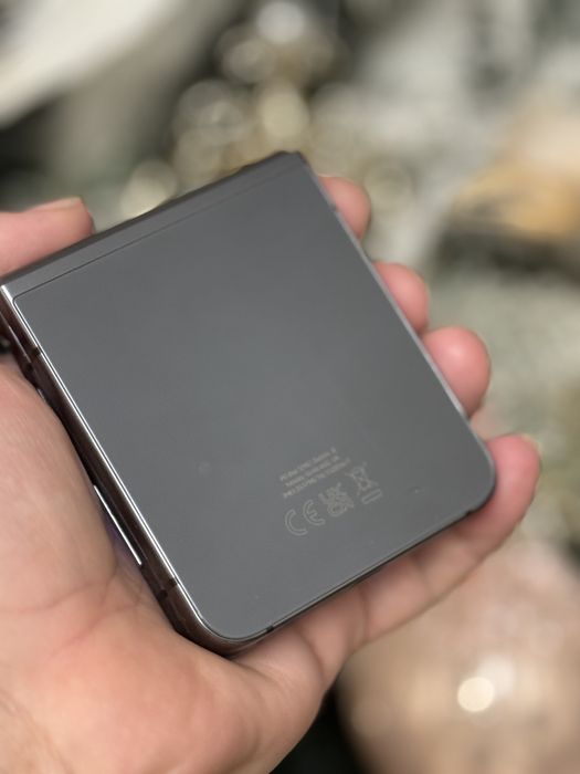 Samaung Galaxy flip 5 512gb