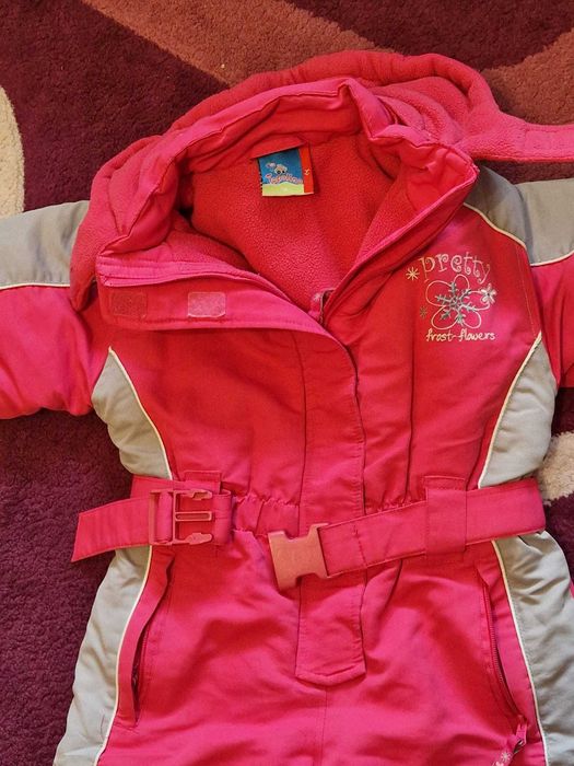 Costum de ski fetite