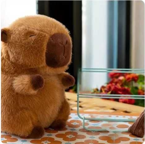 Плюшена играчка Капибара с раничка Костенурка, 30см