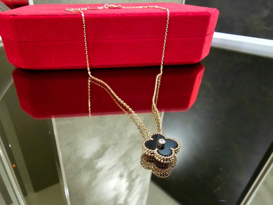 Van Cleef & Arpels VCA Rose Black Diamond Alhambra Clover Дамско Колие