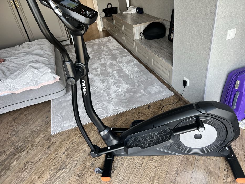 Эллипс Genau Crosstrainer Deluxe V3