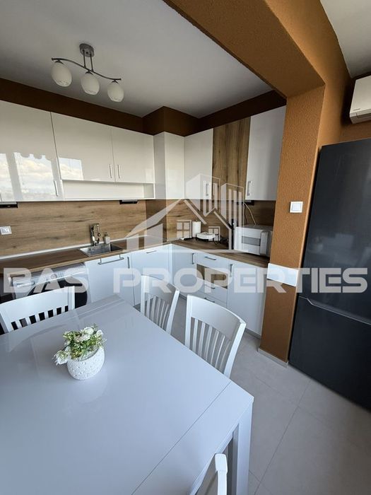 Дава се под наем Двустаен апартамент в София, Гоце Делчев - 60 кв.м за 663 € - Снимка #3