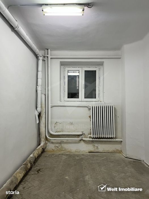 Spatiu comercial cu geamuri la str. Horea, partial demisol