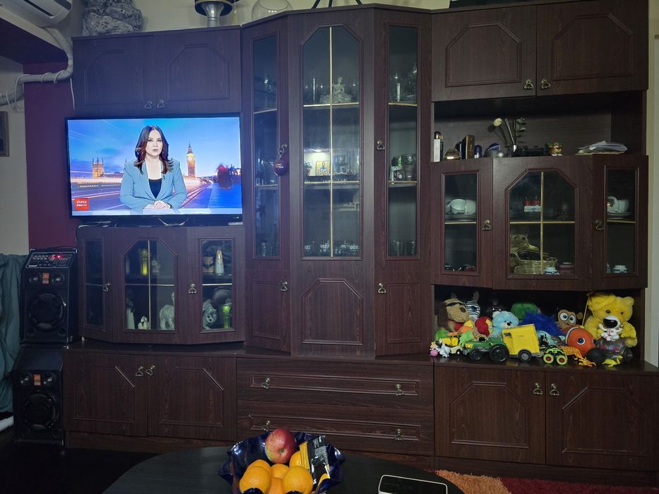 Vand Biblioteca ,stare buna,îngrijită