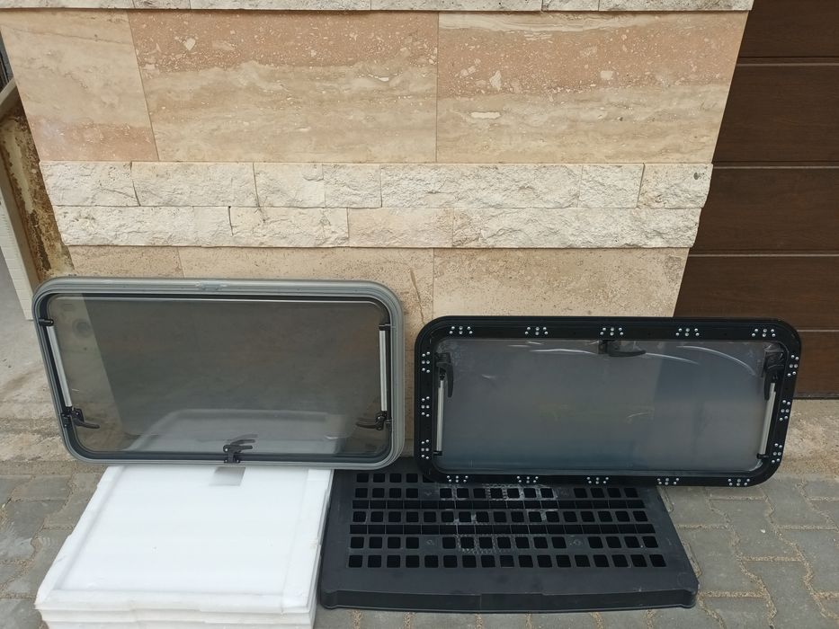 Врати(сервизни) ,комарници  и прозорци за Кемпери