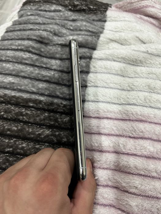 Продам айфон X 64