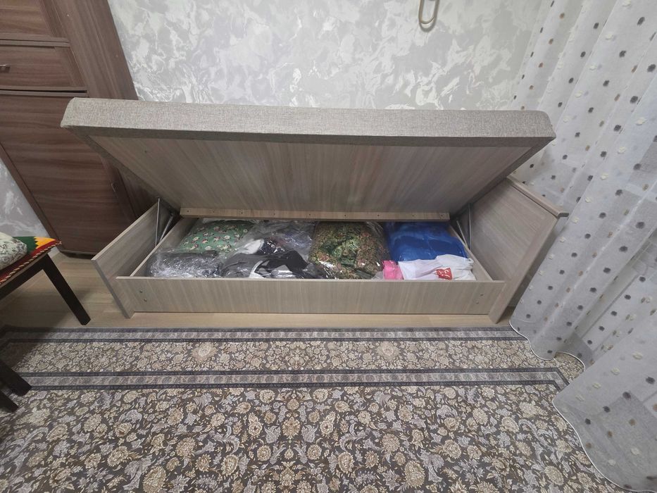 Продам тахту 900