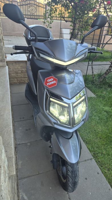Scuter Electric 130 Km Autonomie. 2100W. 25km/h Fara Permis CIV Gratis