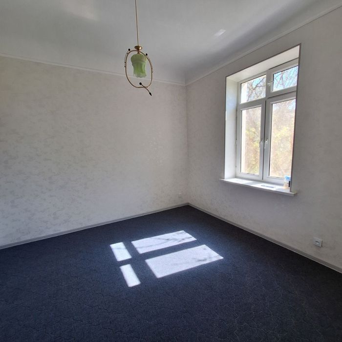 2 комнатная квартира в центре Чирчика