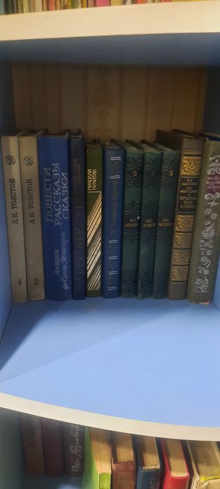 Книги разных жанров