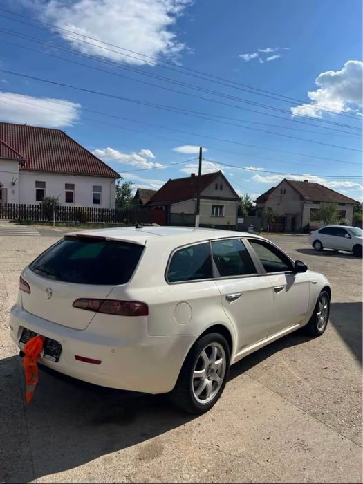 Vând Alfa Romeo 159 în stare bună