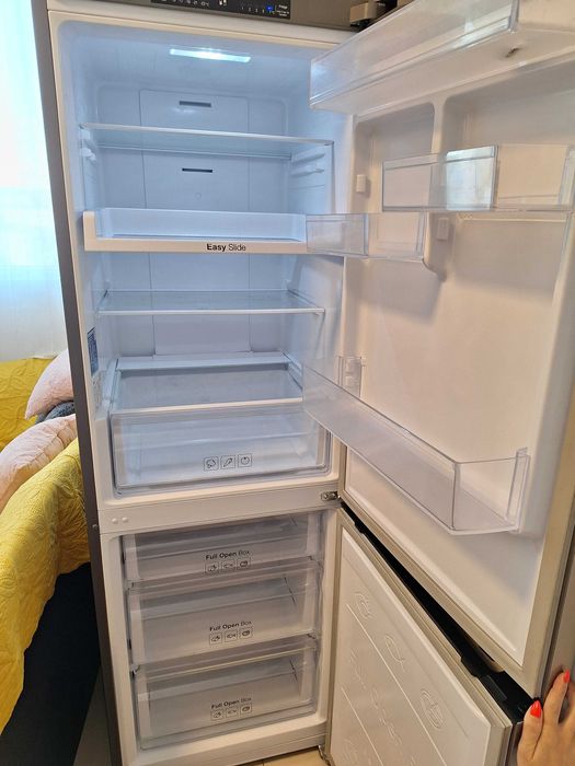 Хладилник самсунг