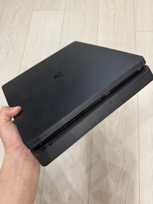 продам sony playstation 4 slim.