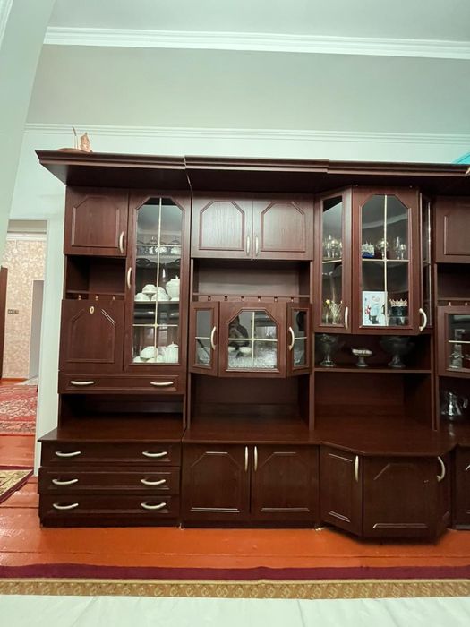 Продается гостинная шкафы