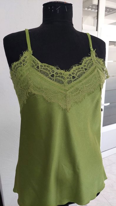 Елегантен  сатенен потник!