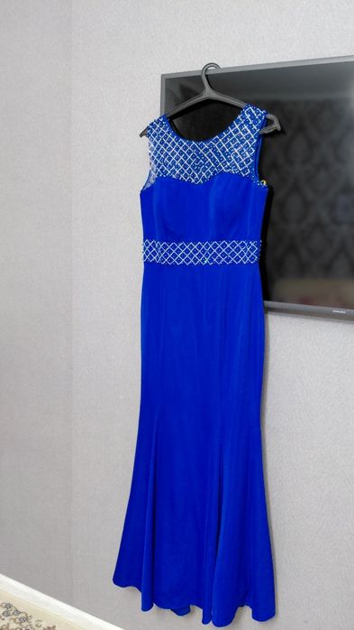 Платье вечерное.