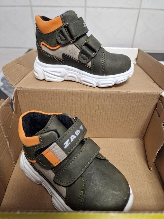 Ghetute copii marimea 22