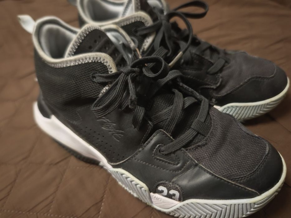 Vând Nike Air Jordan Stay Loyal 2 mărimea 38