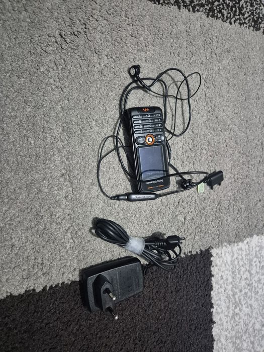 Sony Ericsson W200i