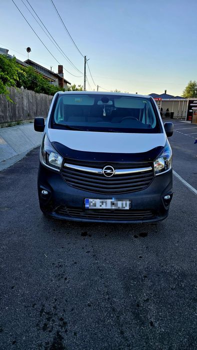 Opel  Vivaro 2017   8+1 locuri