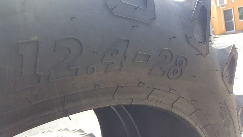 12.4-28 cauciucuri noi profil agricol spate tractor cu 8p CTSU