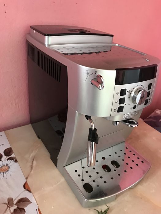 Aparat de cafea De Longhi