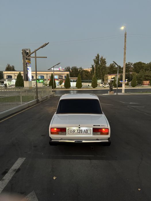 Vaz 2107 sotiladi