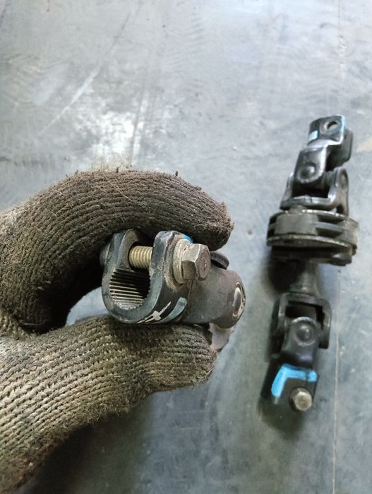 Рулевой карданчик Субару