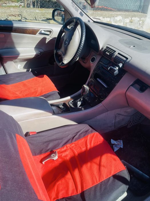 Mercedes c220 цял за части пали и върви.