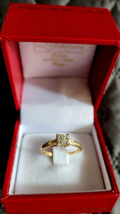 Inel de logodnă 18 k aur cu diamant Pricess Cut 0.32c, Claritate VS 2