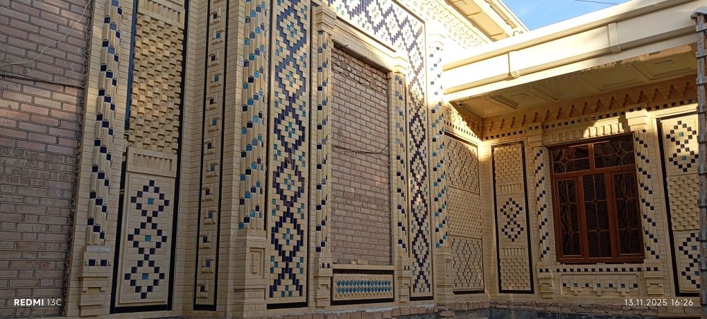 Samarqand va Eron gʻishtlari terish xizmati