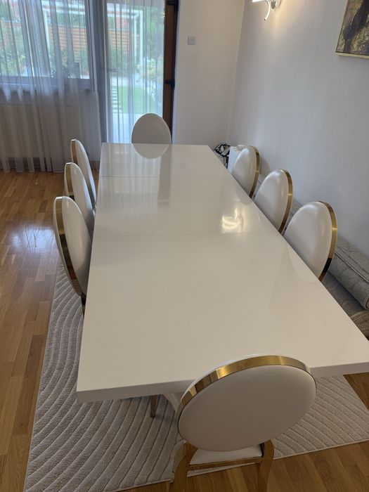 Vand masa extensibila cu scaune