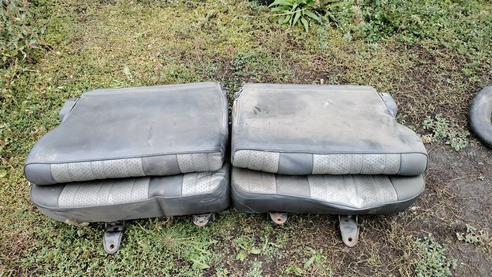 Продам сиденья на Мини Вене