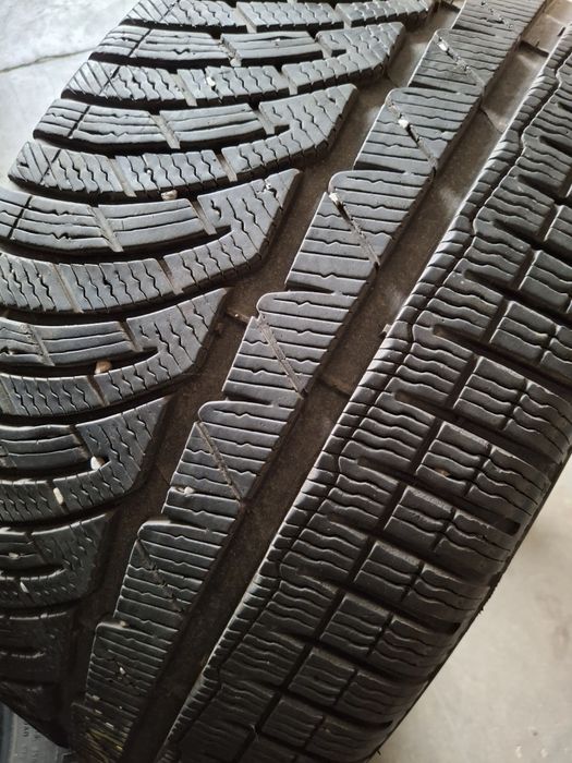 2 Anvelope de iarnă  245 35 r19 Michelin