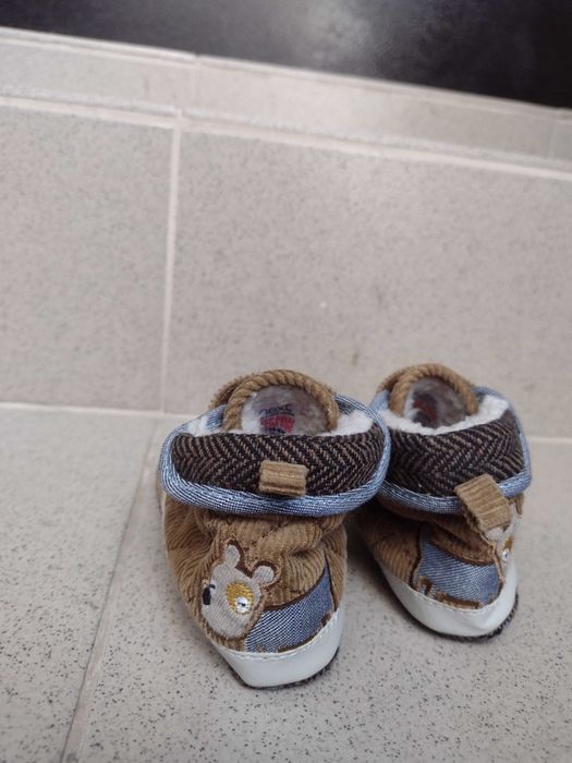 Botosei, papucei NEXT cu blanita, foarte usori, mas. 18-24 luni