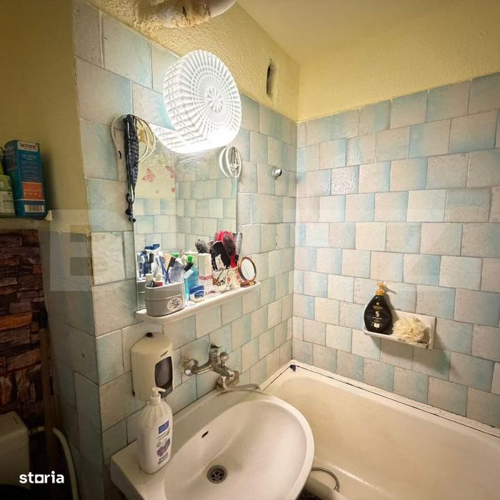 Apartament 3 camere semidecomandate, 40 mp, zona Valea Rosie