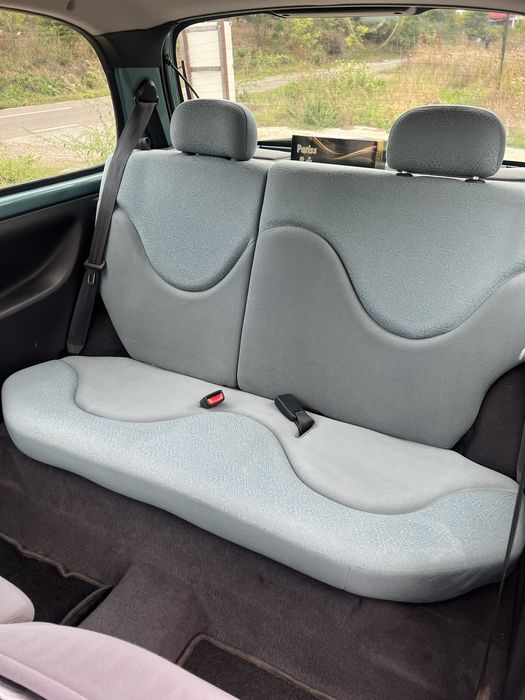 Nissan Micra 1.0 benzină – 60 CP | 2001 | 125.745 km | AC | 2 seturi roți | 2 chei