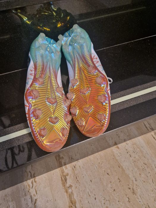 Vind adidași pt fotbal nr 44