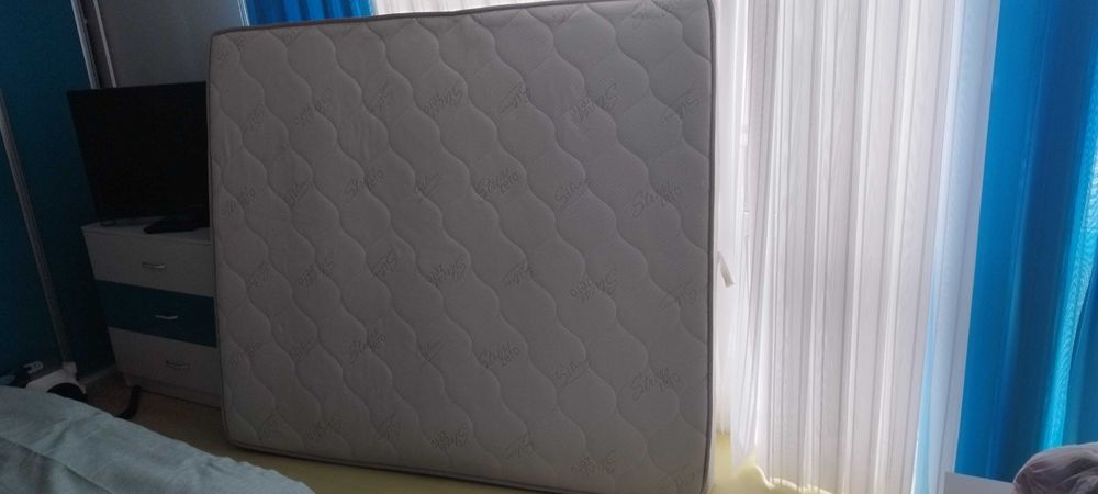 Спален матрак 190/160 запазен